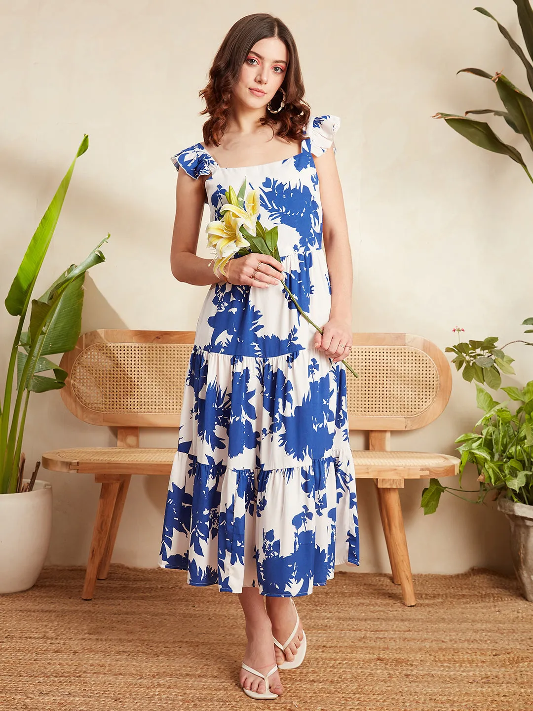 Berrylush Women White & Blue Floral Printed Square Neck Cutout Tie-Up Back Crepe Pleated A-Line Maxi Dress