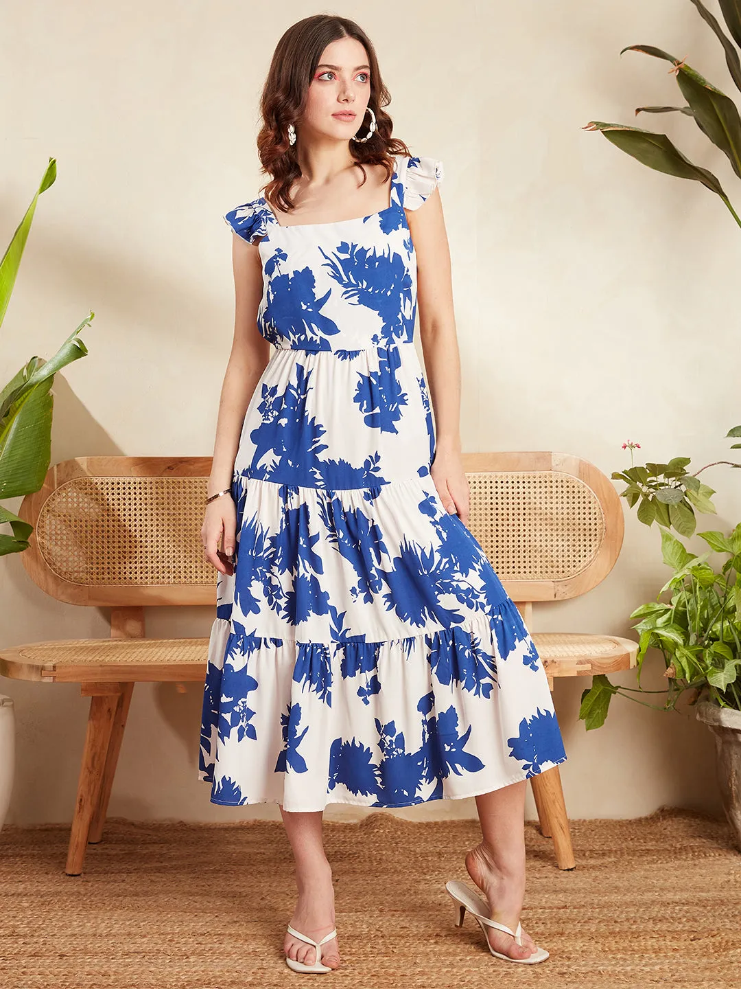 Berrylush Women White & Blue Floral Printed Square Neck Cutout Tie-Up Back Crepe Pleated A-Line Maxi Dress